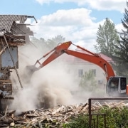 Sécuriser un tractopelle pendant une démolition