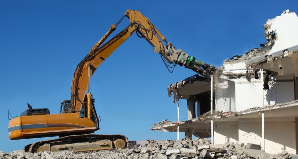 Tout savoir sur les principaux engins de démolition