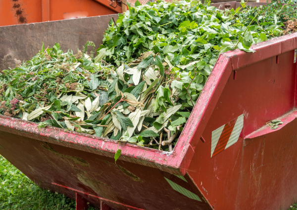 Comment se déroule l'enlèvement de déchets verts à domicile ?