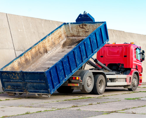 Combien prévoir pour la location d'un camion pour des déchetteries ?